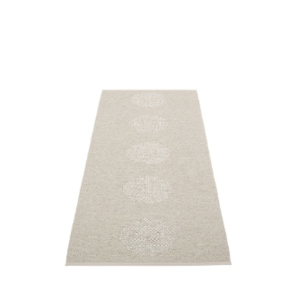 Vera 2.0 shown in Linen with Stone Metallic by Pappelina